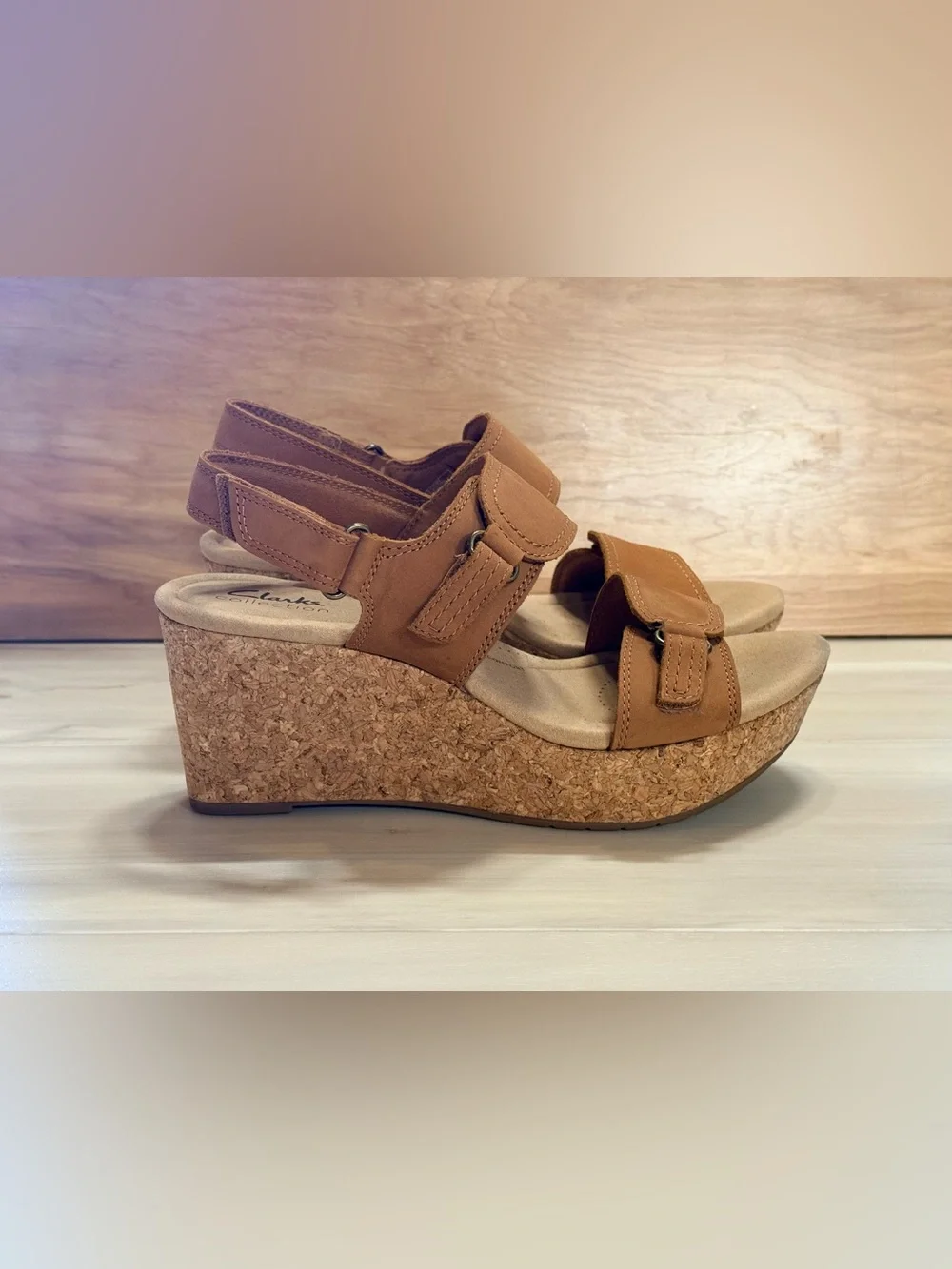 Clark’s women’s tan rose lane wedges size 7.5